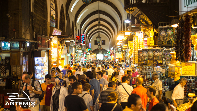 یکی از جاهایی که می‌توانید ادویه‌های معروف استانبول را بخرید، بازار بزرگ استانبول (Grand Bazar) است.